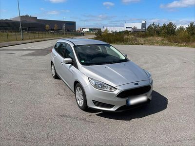 Second-hand Ford Focus 100 CP (73 kW) 2017 Argintiu Break