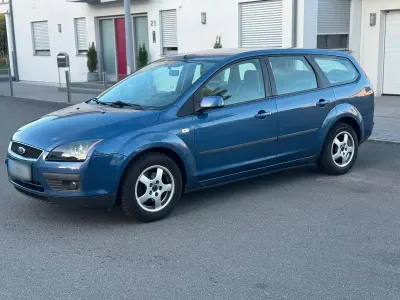 Usado Ford Focus Sport 116 CV (85 kW) 2006 Azul Familiar