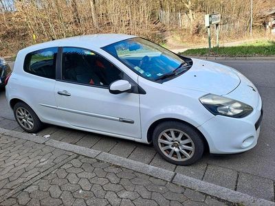 Second-hand Renault Clio II 55 CP (40 kW) 2010 Alb Hatchback