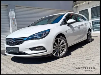 Second-hand Opel Astra Ultimate 136 CP (100 kW) 2017 Alb Berlinǎ