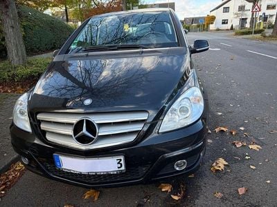 Mercedes B180