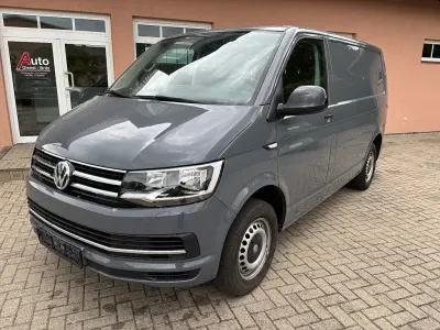 Gebraucht VW Transporter 102 PS (75 kW) 2018 Grau Van