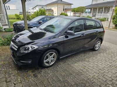 Mercedes B220