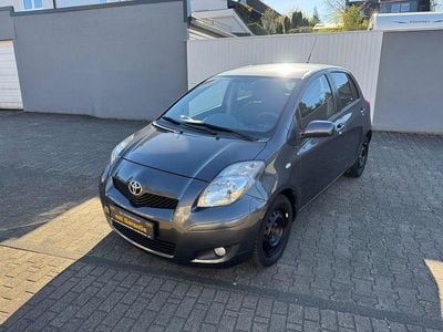 Usata Toyota Yaris Sol 101 CV (74 kW) 2009 Grigio Utilitaria