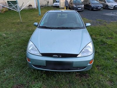 Gebraucht Ford Focus 101 PS (74 kW) 2001 Grau Limousine