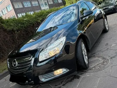 Gebraucht Opel Insignia 160 PS (117 kW) 2011 Schwarz Kombi