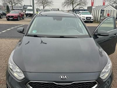 Gebraucht Kia Ceed Sportswagon 140 PS (102 kW) 2019 Grau Kombi