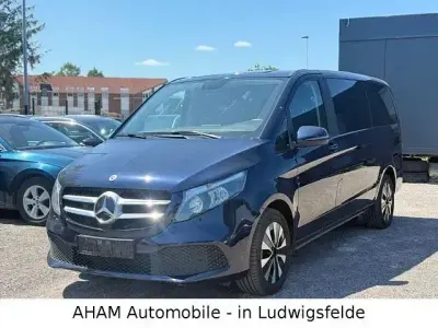 Gebraucht Mercedes V220 163 PS (119 kW) 2022 Blau Van / Kleinbus