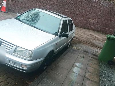 Gebraucht VW Vento 90 PS (66 kW) 1996 Andere farben Limousine