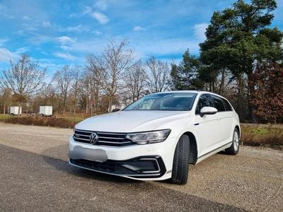 Gebraucht VW Passat Pure 215 PS (158 kW) 2021 Weiß Kombi