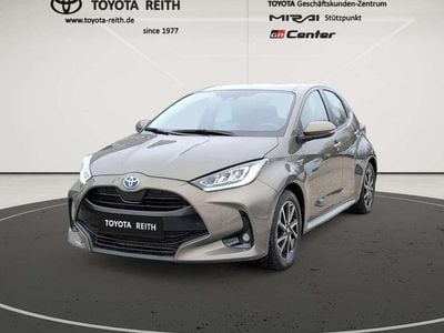 Gebraucht Toyota Yaris Hybrid Club 116 PS (85 kW) 2020 Manganbronze Kleinwagen
