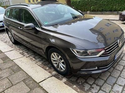 Gebraucht VW Passat Comfortline 150 PS (110 kW) 2015 Braun Kombi