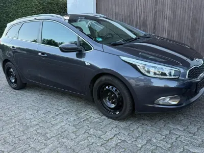 Gebraucht Kia Ceed 135 PS (99 kW) 2014 Grau Kleinwagen