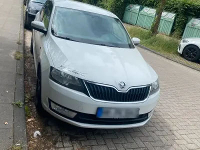 Gebraucht Skoda Rapid 106 PS (77 kW) 2013 Weiß Kleinwagen