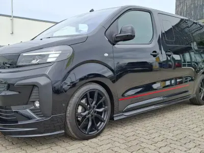 Używany Opel Vivaro Basis 177 KM (130 kW) 2025 Czarny Minivan