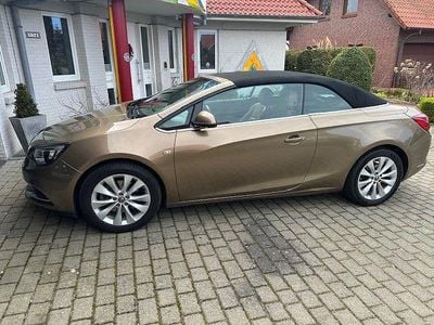 Usata Opel Cascada 170 CV (125 kW) 2013 Oro Cabrio