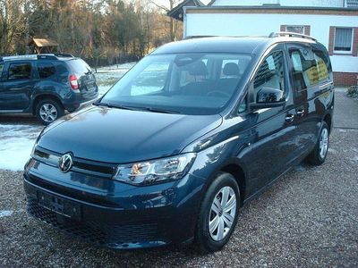 Neu VW Caddy Maxi Family 116 PS (85 kW) 2025 Starlight blue metallic Van / Kleinbus