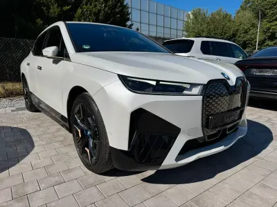 Gebraucht BMW iX Sport Line 239 kW (326 PS) 2022 Weiß SUV