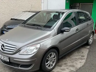 Gebraucht Mercedes B180 109 PS (80 kW) 2006 Grau Van / Kleinbus
