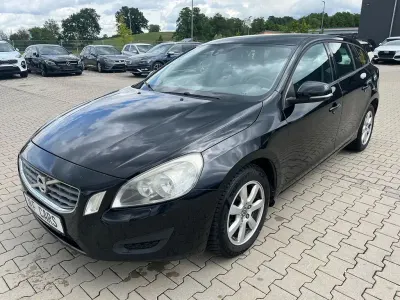 Gebraucht Volvo V60 Kinetic 114 PS (83 kW) 2012 Black stone Kombi