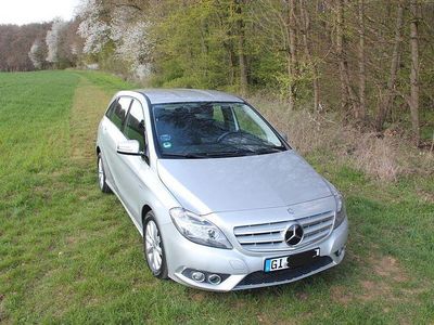 Second-hand Mercedes B200 156 CP (114 kW) 2012 Argintiu Monovolum