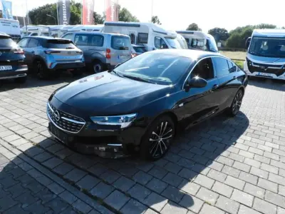 Gebraucht Opel Insignia Ultimate 200 PS (147 kW) 2021 Schwarz Kleinwagen
