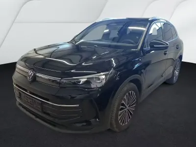 Gebraucht VW Tiguan Goal 150 PS (110 kW) 2025 Schwarz SUV