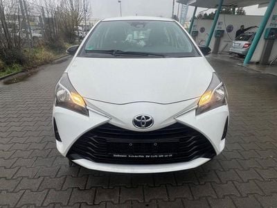 Gebraucht Toyota Yaris Basis 69 PS (50 kW) 2019 Weiß SUV