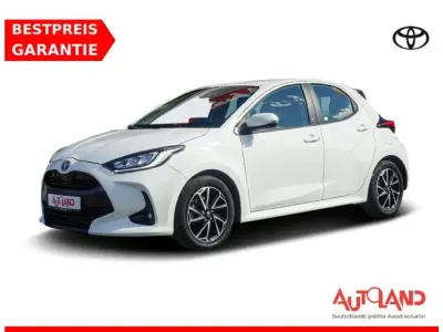 Gebraucht Toyota Yaris Team 116 PS (85 kW) 2023 Weis Kleinwagen