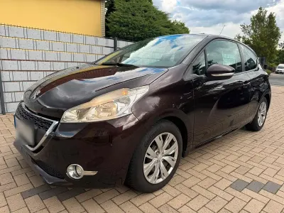 Gebraucht Peugeot 208 95 PS (69 kW) 2012 Braun Kleinwagen