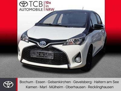 Gebraucht Toyota Yaris Hybrid Plus 100 PS (73 kW) 2016 Montblancweiß perleffekt / mysticschwarz mica Kleinwagen