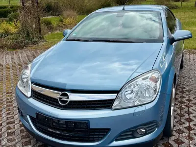 Gebraucht Opel Astra 140 PS (102 kW) 2008 Blau Cabrio