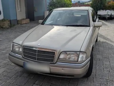Gebraucht Mercedes C180 90 PS (66 kW) 1994 Andere farben Limousine
