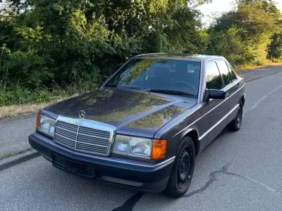 Gebraucht Mercedes 190 75 PS (55 kW) 1991 Violet Limousine