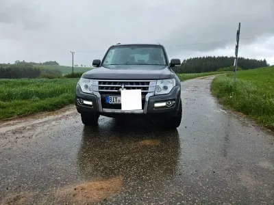 Gebraucht Mitsubishi Pajero Plus 190 PS (139 kW) 2017 Grau SUV