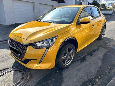 Gebraucht Peugeot e-208 Allure 100 kW (136 PS) 2020 Gelb Kleinwagen