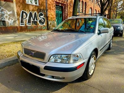 Second-hand Volvo V40 102 CP (75 kW) 2002 Argintiu Break