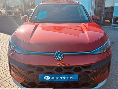 Neu VW T-Roc Life 116 PS (85 kW) 2026 Flame red metallic SUV