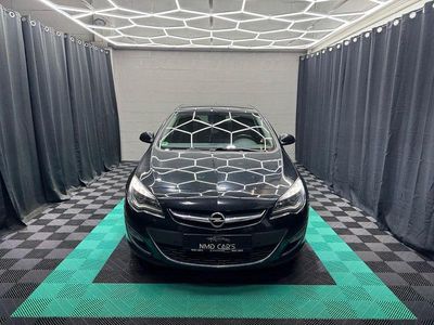 Gebraucht Opel Astra Exklusiv 165 PS (121 kW) 2015 Schwarz Limousine