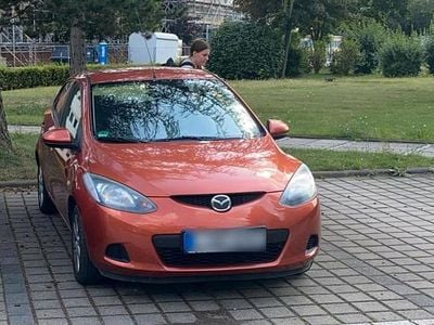 Gebraucht Mazda 2 75 PS (55 kW) 2009 Orange Kleinwagen