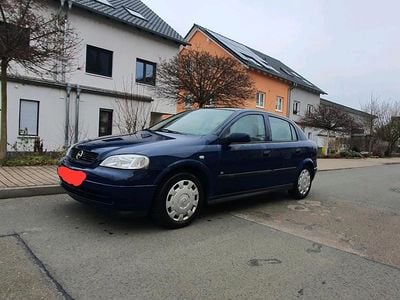 Używany Opel Astra 90 KM (66 kW) 2008 Niebieski Sedan/Limuzyna