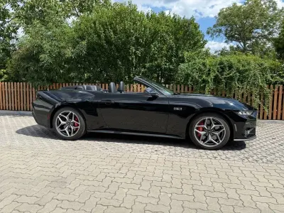 Gebraucht Ford Mustang GT 446 PS (328 kW) 2024 Schwarz Cabrio