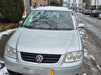 Silber Gebraucht 2006 VW Touran Van / Kleinbus | 1.450 € (Fairer Preis)