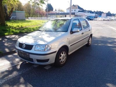 Gebraucht VW Polo Basis 60 PS (44 kW) 2000 Silber Limousine