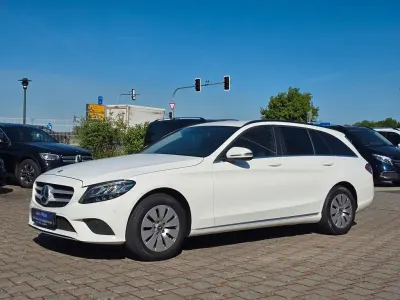 Gebraucht Mercedes C180 122 PS (89 kW) 2021 Weiß Limousine