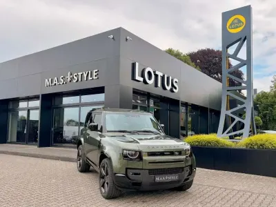 Neu Land Rover Defender HSE Dynamic 426 PS (313 kW) 2026 Woolstone green SUV