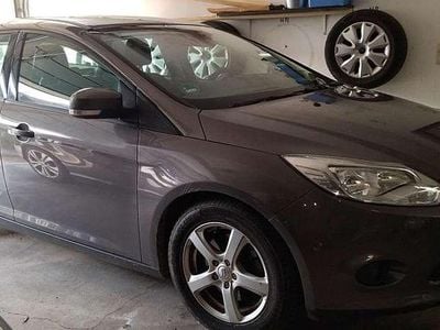 Gebraucht Ford Focus SYNC Edition 140 PS (102 kW) 2014 Grau Kombi