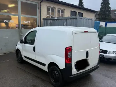 Gebraucht Peugeot Bipper 68 PS (50 kW) 2009 Weiß Van / Kleinbus