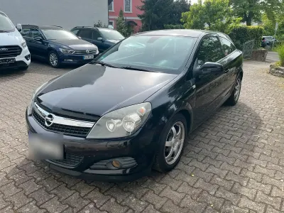 Usata Opel Astra GTC 140 CV (102 kW) 2009 Nero Utilitaria