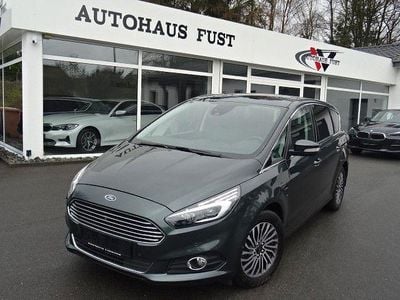 Grau Gebraucht 2019 Ford S-MAX Titanium Van / Kleinbus | 21.100 € (Fairer Preis)
